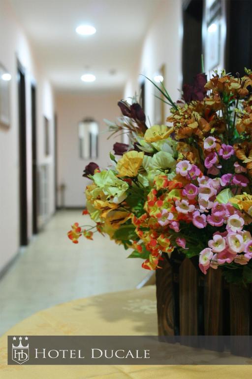 Hotel Ducale ヴィジェーヴァノ 部屋 写真