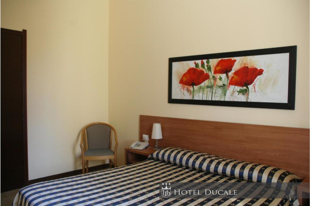 Hotel Ducale ヴィジェーヴァノ 部屋 写真